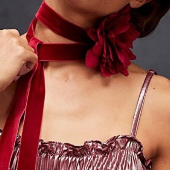 Free People Melody  Flower Choker Burgundy, Velvet with clasp OS, necklace - Picture 5 of 8